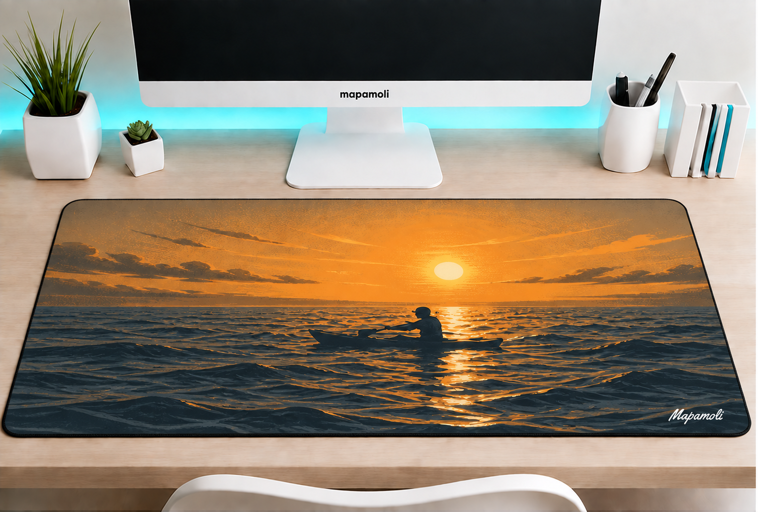 Golden Drift Mapamoli desk mat